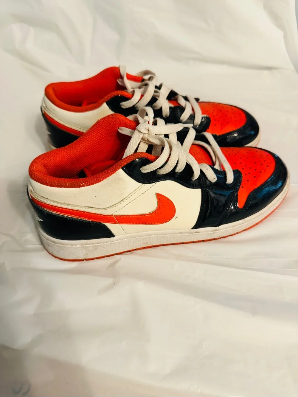 Air Jordan 1 Low DV1335-800 Orange Black White Size 7Y / Men’s 7 Used